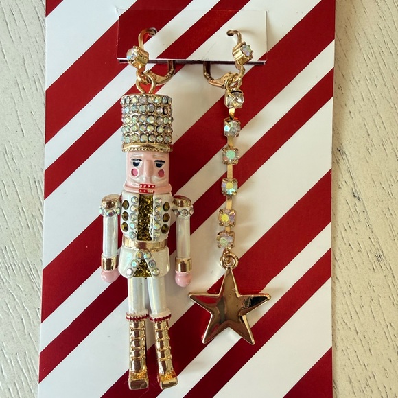 New Betsey Johnson Nutcracker mismatched Earrings - Picture 8 of 9